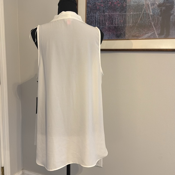 NWT Vince Camuto Blouse - Size L - Picture 4 of 6